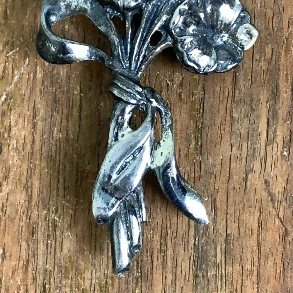 Danecraft VINTAGE sterling‎ marked silver floral brooch